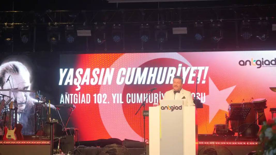 ANTGİAD Balosunda Cumhuriyet Işığı Parladı: “Atatürk’ün Emanetini Yaşatıyoruz” 6